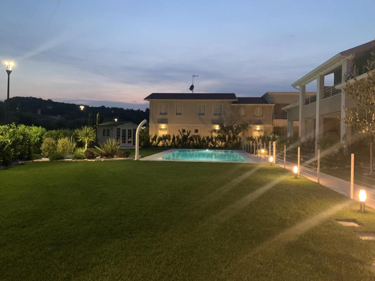 Villa Meri Star Manerba del Garda Exteriör bild